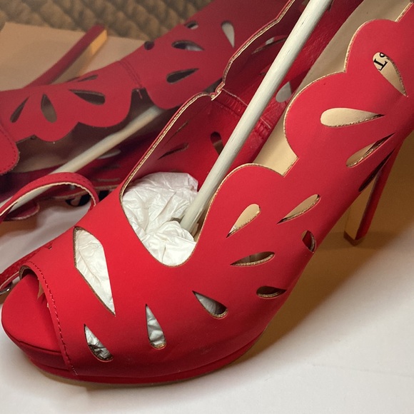 ❤️ JustFab Regina Cut Out Heels - Size 8 ❤️ NWT! 🌟 - Picture 4 of 8